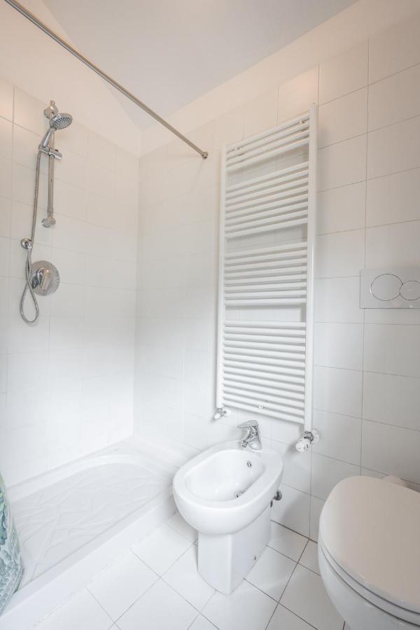 The Orange Attic - Navigli Area Apartman Milánó Kültér fotó